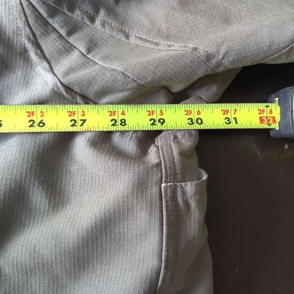 Duluth Trading Company Men's Button Down Shirt - Picture 5 of 5